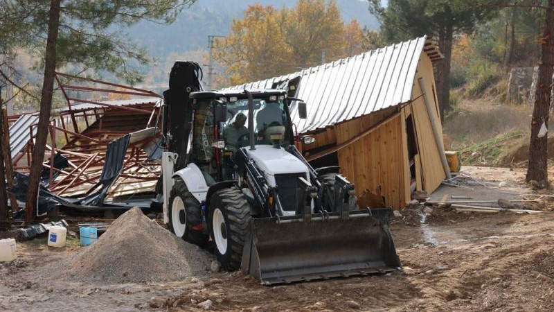 BAŞKAN AVAN POZANTI'DA ORMAN KATLİAMINA VE KAÇAK YAPILAŞMAYLA DUR DEDİ