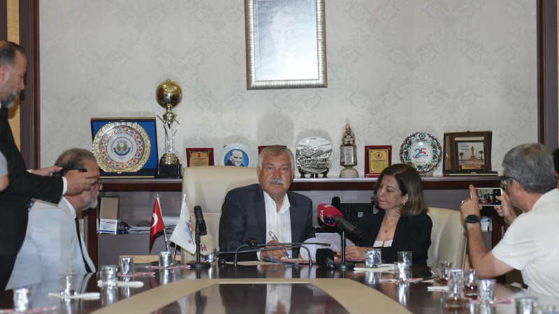 Zeydan Karalar, “Halkımızın sağlığı için, üniversitemizle önemli iş birliği gerçekleştirdik.”