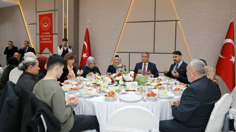   VALİ YAVUZ ŞEHİT AİLELERİ VE GAZİLERLE İFTAR SOFRASINDA BULUŞTU