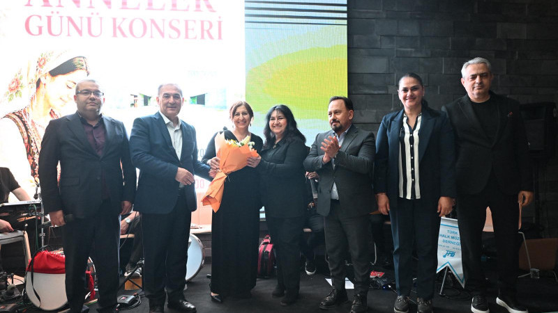 SARIÇAM’DA “TÜRKÜLERLE ANNELERİMİZE VEFA GECESİ”