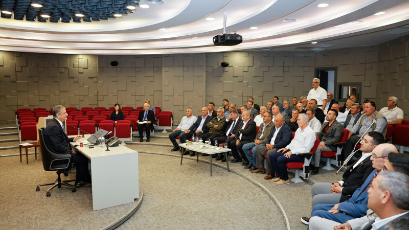 VALİ MUSTAFA YAVUZ MUHTARLARLA BİR ARAYA GELDİ