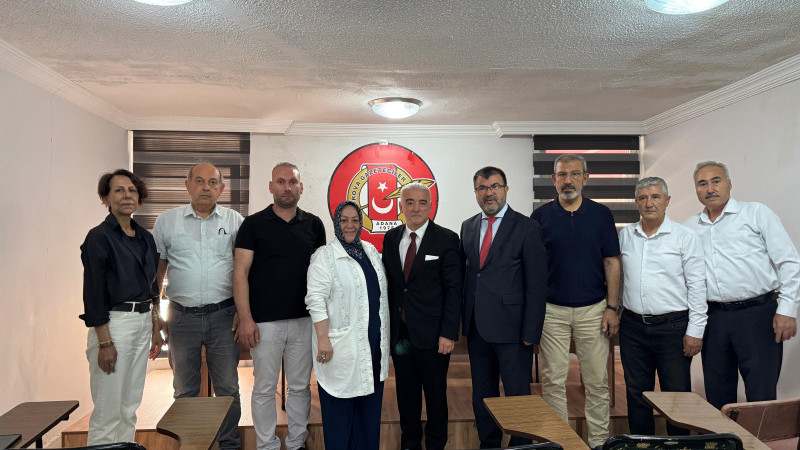 DÜNYA TÜRKMENLER BİRLİĞİNDEN ÇGC ye HAYIRLI OLSUN ZİYARETİ