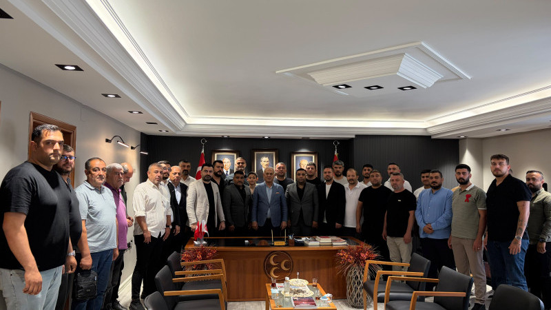 KANLI“SİNEKSİZ BİR YAZ HAYAL OLDU”